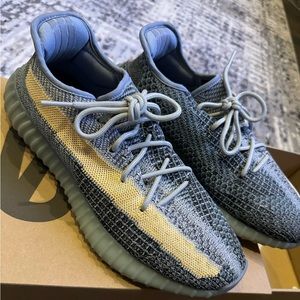 Yeezy Boost 350 V2 AshBlu